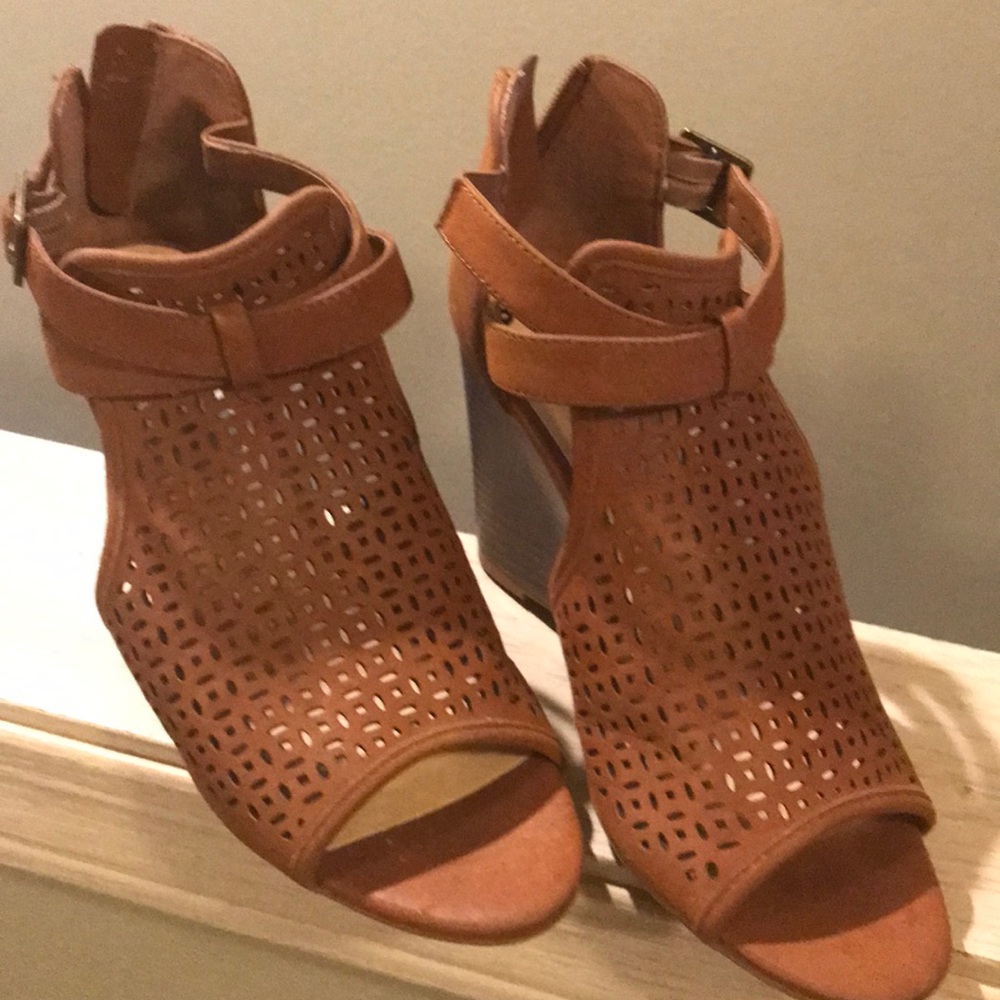 NWOT wedge  brown sandals